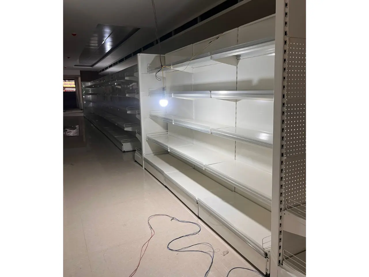 167289620_display-racks-for-medical-shop-Varanasi (1) (1).webp